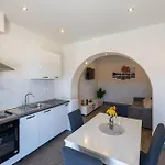 1 Bedroom Stunning In