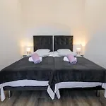 1 Bedroom Stunning In Apartamento